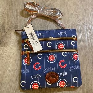 Cubs Dooney and Bourke BNWT 3 Zipper Crossbody